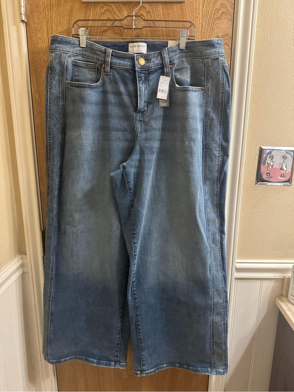 Lane Bryant Mid Rise Signature Wide Leg Jeans Plus 20 Studded On Sides Boho